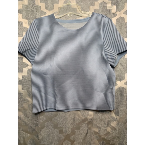 LULULEMON CROP TOP - Picture 2 of 2